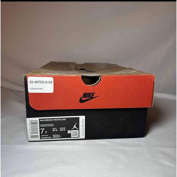 Size 7 - Nike Air Jordan 11 Retro GS Bred 2019 Men's Shoes - Picture 9 of 10